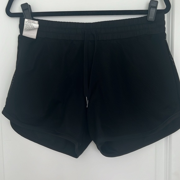 Puma shorts - size M - Picture 8 of 9